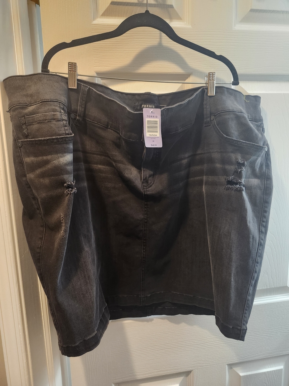 Torrid Black Distressed Women’s Jeans Skirt, Size 28 = 4X
